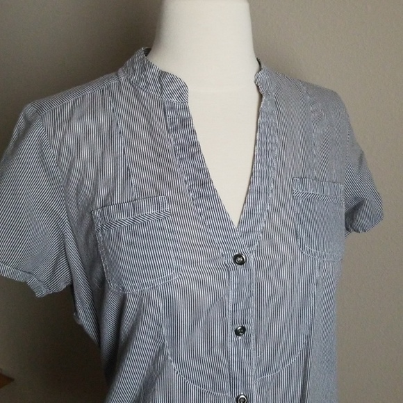 Striped short sleeve button down blouse - Picture 2 of 6
